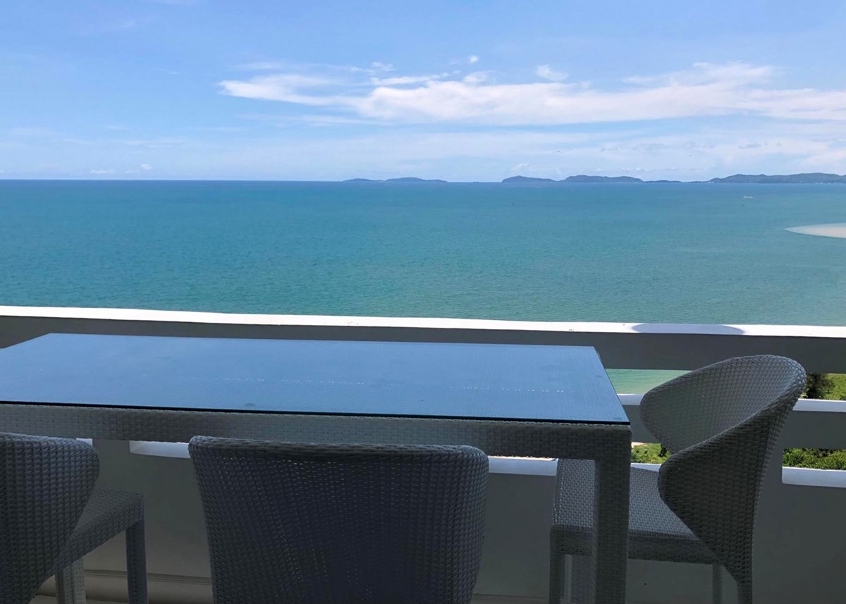 FOR RENT OR SALE Large Studio Condo With Sea Views Renovated to Highest