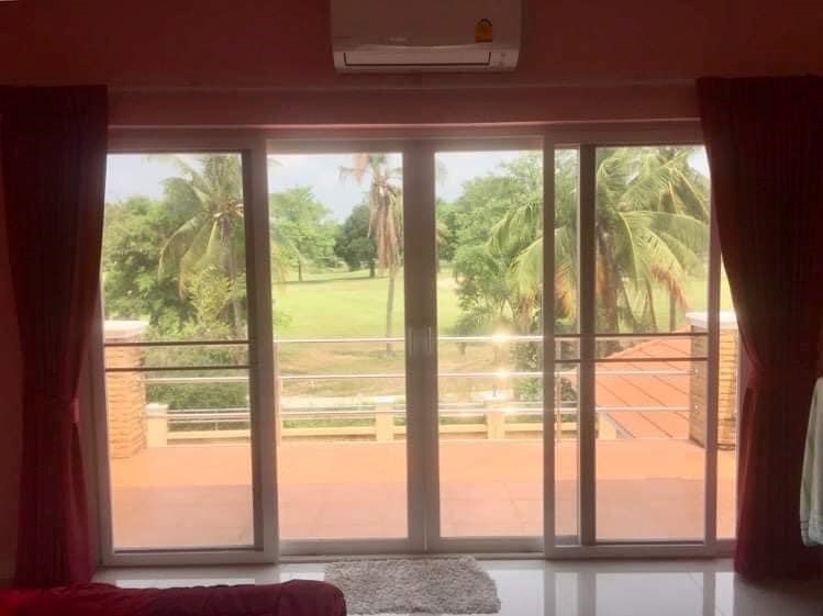 Luxury 4 Bedroom Home at Eastern Star Golf Resort with Large Swimming Pool SELLER MOTIVATED