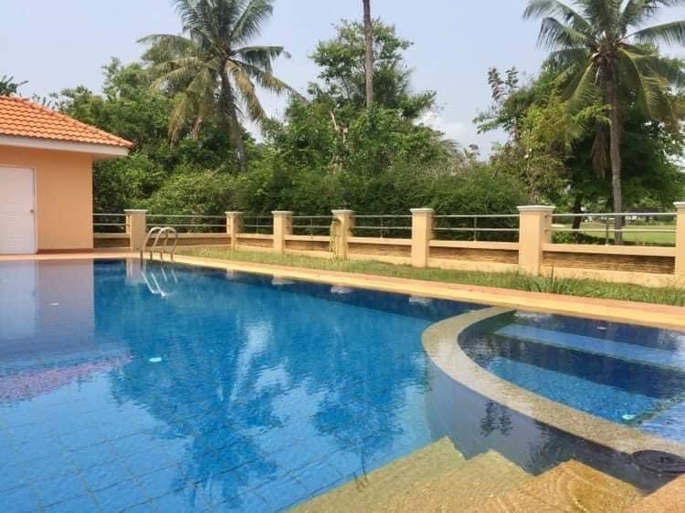 Luxury 4 Bedroom Home at Eastern Star Golf Resort with Large Swimming Pool SELLER MOTIVATED